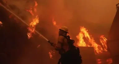 Los Angeles’taki yangında 5 kişi hayatını kaybetti
