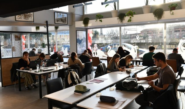 Öğrencilerin Yeni Gözdesi: Özge Polat Kent Kitaplığı