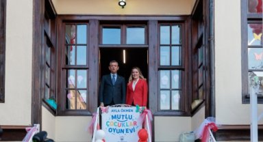 Özgür Özel: Nilüfer Hanım alkışı hak etti