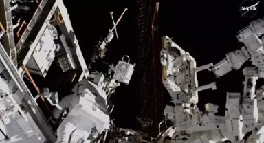 Uzayda 7 ay sonra ilk adım