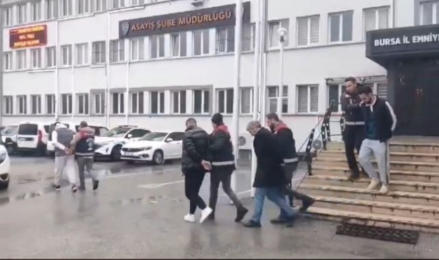 Yaşlı kadını ‘Polis’ diyerek kandırıp 1 milyon 500 bin lira dolandırdı, alem yaparken yakalandı