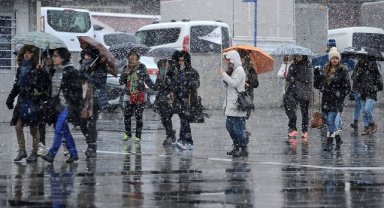 AKOM turuncu kodlu alarma geçti: İstanbul için şiddetli kar ve fırtına uyarısı