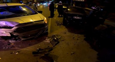 Alkollü genç, babasının kurum otomobilini kaçırdı, 5 araca birden çarptı