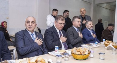 Başkan Tugay Buca Cemevi’nde Hızır Orucu lokmasına ortak oldu