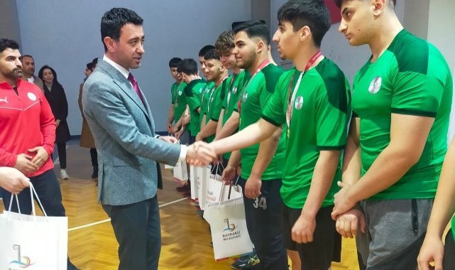 Bayraklı Belediyesi Güreş Takımı İzmir şampiyonu oldu