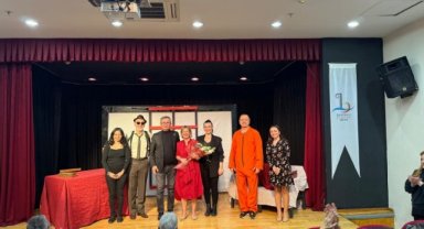 Bayraklı’da tiyatro keyfi