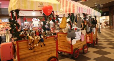 Bayraklılı kadınlardan sevgililer günü’ne özel sergi