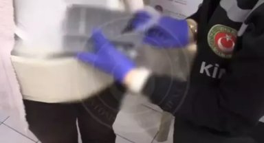 Beline sarılı bezde 40 kaçak cep telefonuyla yakalandı
