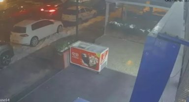 Beşiktaş’ta Müjde Ar ve eski bakan eşinin olduğu cipe otobüs çarptı