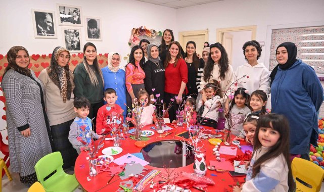 Bornova’da sevgi çiçekleri açtı: Minik Eller, Büyük Sevgiler