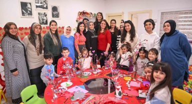 Bornova’da sevgi çiçekleri açtı: Minik Eller, Büyük Sevgiler