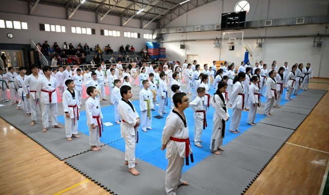Bornova’da taekwondocuların kuşak heyecanı