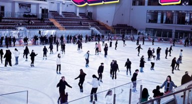 Buz Sporları Salonu Sevgililer Günü'ne hazırlanıyor