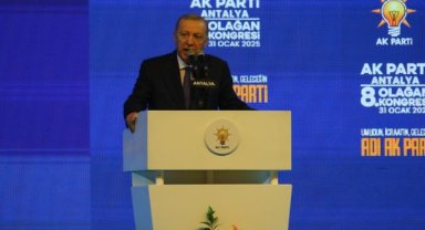 Cumhurbaşkanı Erdoğan: "Sayın Özel oturduğu koltuğun hakkını hala veremedi"