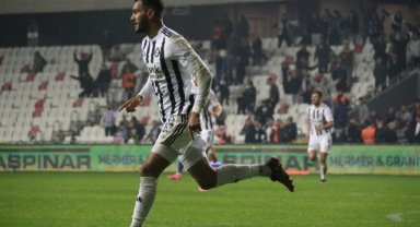 Deniz Kadah, gollerine devam ediyor