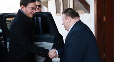 Down sendromlu özel kalem müdürü güler yüzüyle takdir topladı