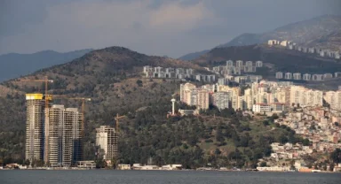 Ege'de deprem fırtınası sürüyor