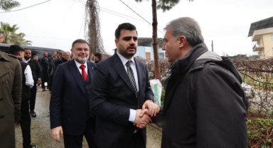 Eyyüp Kadir İnan taziyesini iletti