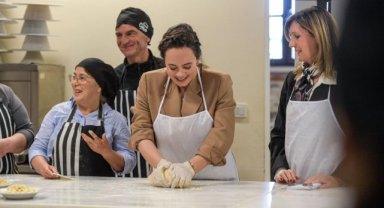 Fransız şeften işitme engellilere pastacılık kursu