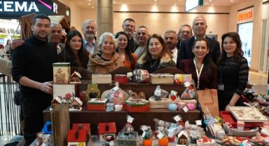 Gaziemirli kadınların el emeği ürünleri Sevgililer Günü Sergisi’nde