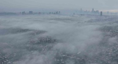 İstanbul Boğazı’nda sis kartpostallık manzara oluşturdu