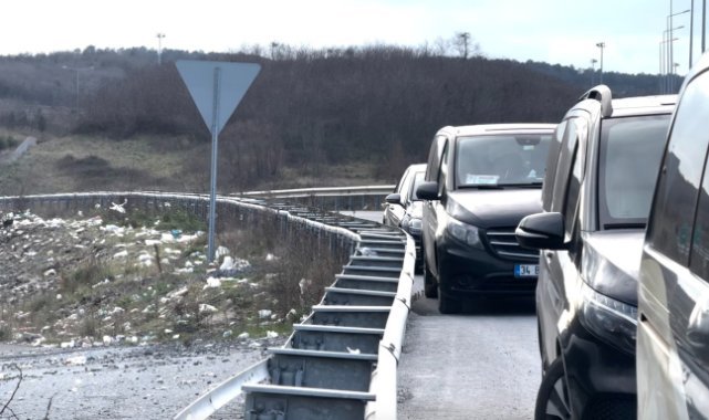 İstanbul Havalimanı Yolu’nda duraksayan araçlar tehlike saçıyor