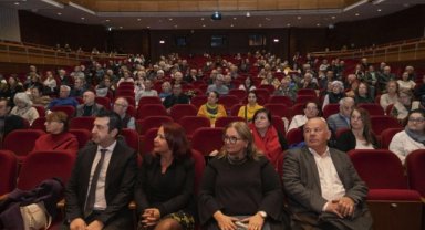 İzmir'de 60 yaş ve üzerindekiler üniversiteli oluyor