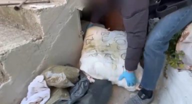 İzmir’de bir adreste 102 kilo 50 gram uyuşturucu ele geçirildi