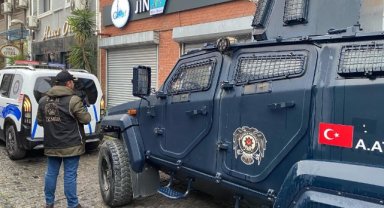 İzmir'de HDK eş sözcüsünün de aralarında bulunduğu 7 şüpheli gözaltında