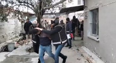 İzmir'de silah kaçakçılığı ve uyuşturucu operasyonu