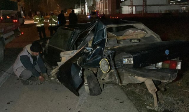 Karaman’da Tofaş otomobilin hurda yığınına döndüğü kazada 2 kişi yaralandı