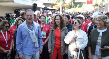 Karşıyaka’da 14 Şubat’a renkli kutlama: Sevdiğinle Koş