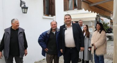 Seferihisar Belediyesi’nin Evde Destek Birimi takdir topladı