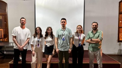 Üniversiteli gençler film analizi için buluştu