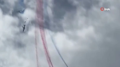Fransa’da iki gösteri uçağı havada çarpıştı