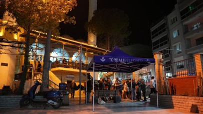 Torbalı Belediyesi’nden Camilerde Gül Suyu ve Lokum İkramı