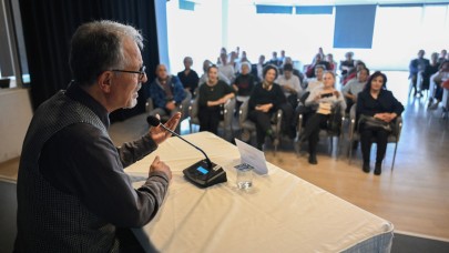 Bornova’da Kütüphane Haftası söyleşiyle başladı