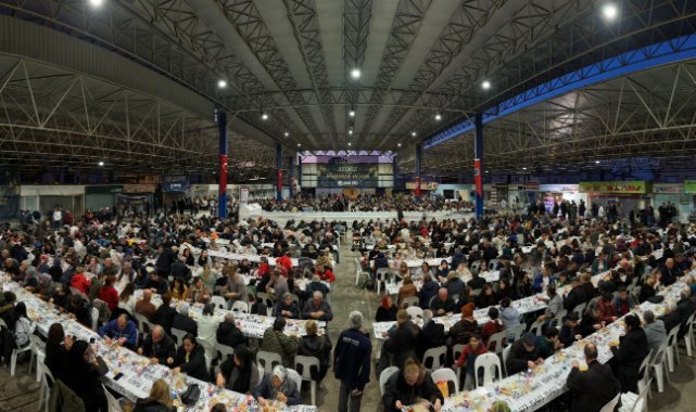 Balçova’da binlerce kişi iftar sofrasında buluştu
