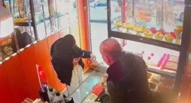 Beyoğlu’nda altın tacın çalındığı kuyumcuya 2 yıl önce sahte altın diş sattıkları ortaya çıktı