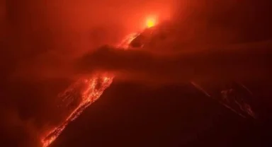 Guatemala'daki Fuego Yanardağı’nda patlama meydana geldi