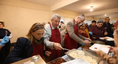 Güzelbahçe Belediyesi’nden Evlere İftar Servisi