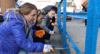 Güzelbahçe Belediyesi’nden Fırçanı, Boyanı Al Gel Kampanyası