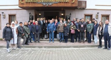 Manisa Büyükşehir Belediyesi, İzmirli Turist Rehberlerini Ağırladı
