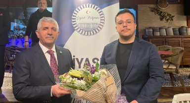 MHP İzmir: Z Kuşağı Yok, Vatan Kuşağı Var