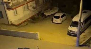 Sahur vaktinde otomobilin kapılarını açtı, yüksek sesli müzikle mahalleliyi ayağa kaldırdı