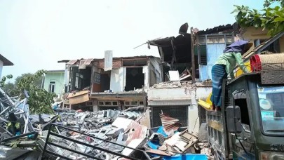 Myanmar'daki depremlerde hayatını kaybedenlerin sayısı 3 bini geçti