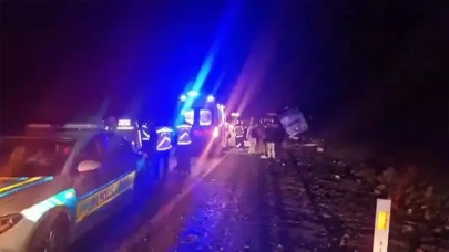 Çorum'da Adana'daki festivalden dönen tur otobüsü kaza yaptı: 24 yaralı