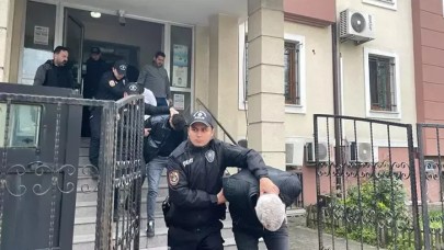 Sakarya'da 5 kişinin öldüğü silahlı kavgada 8 şüpheli adliyede