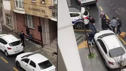 Kağıthane’de komşularının evine taşlarla saldırdılar; polisin yanında da birbirlerine girdiler