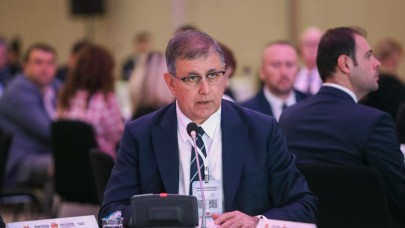 Başkan Tugay: Demokrasi tehdit altında
